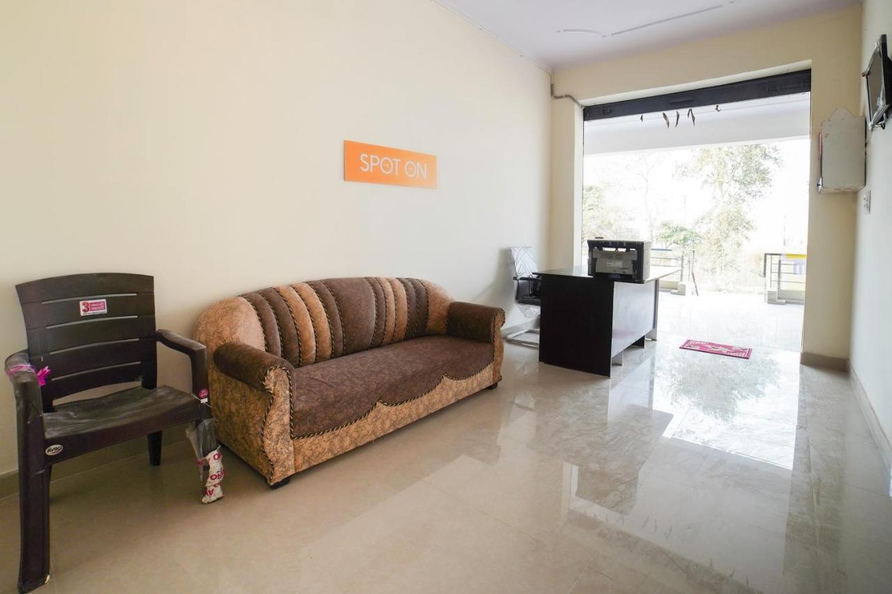 Spot On 67119 Hotel Shivam Residency Rampura  Екстер'єр фото